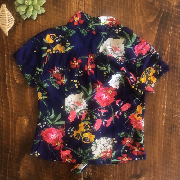 Maeve | By Anthropologie Hawaiian Print Short Sleeve Tie Front Top - Picture 7 of 7